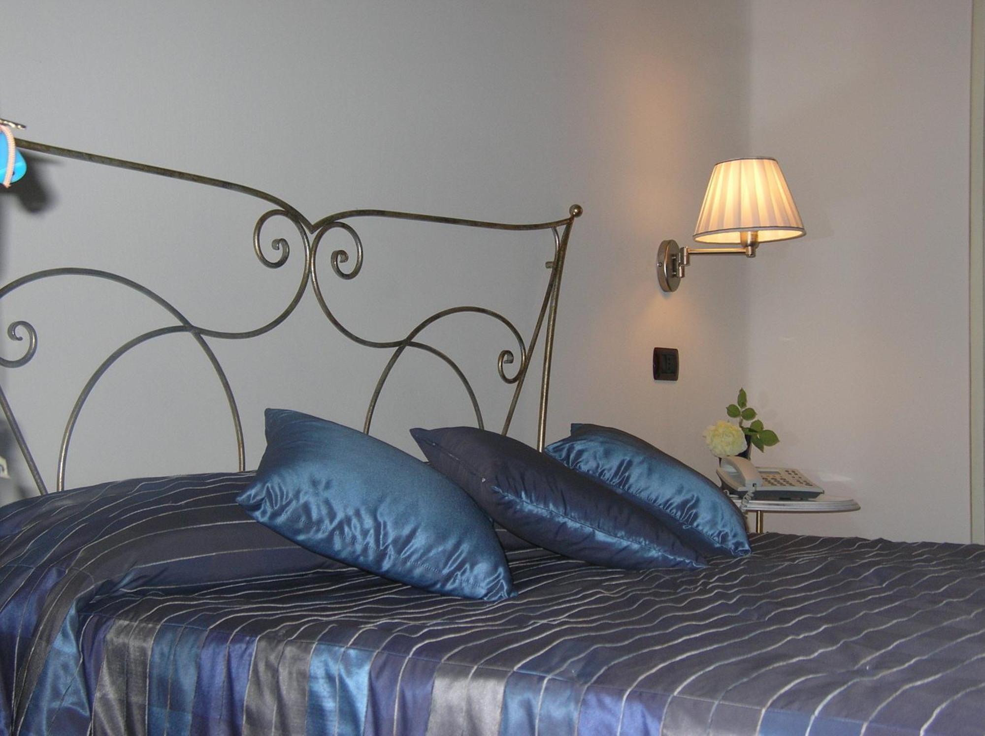 Tenuta Le Terre 1927 Guest House San Teodoro  Exterior photo